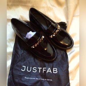 JustFab women’s shoes size 8.5.